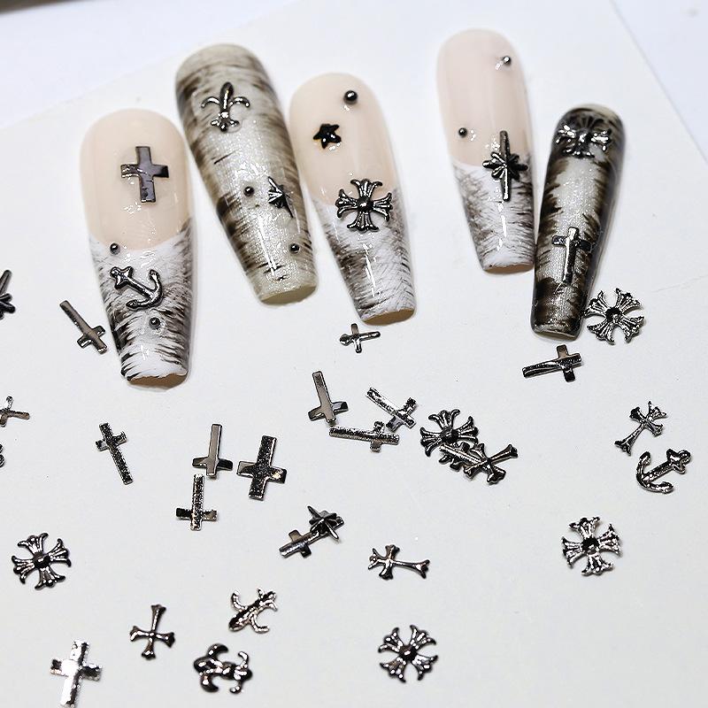 Chrome Hearts 3D Neglekunst Smykkesett: Mørk Kors Miks & Match Bærbare Metalltilbehør