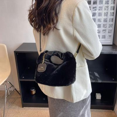 Módní plyšová kabelka pro ženy Jednobarevná měkká huňatá taška přes rameno Podzimní zimní měkká plyšová crossbody taška