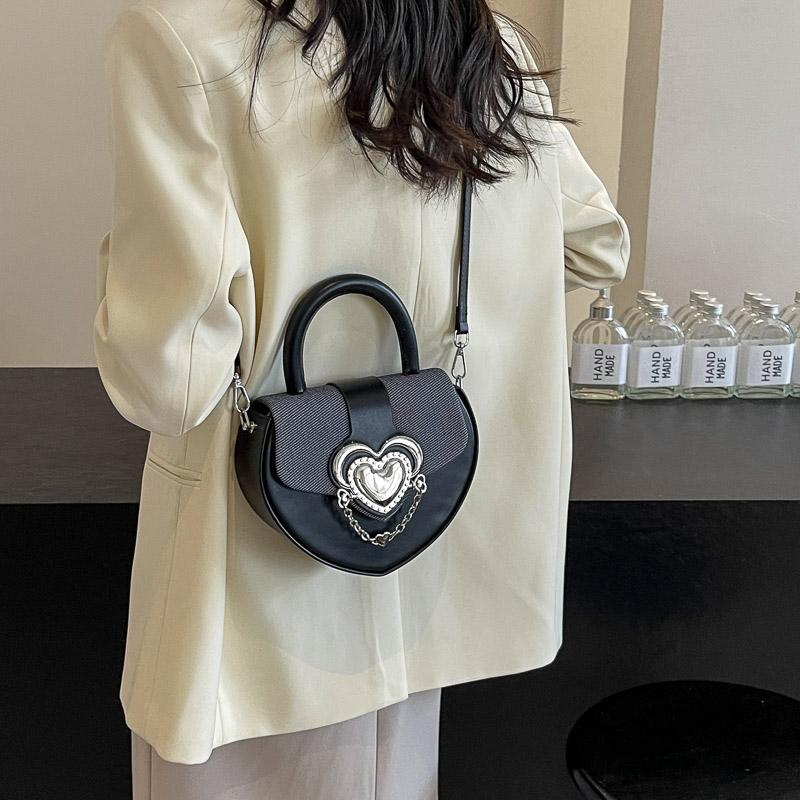 Heart Shaped Design Splicing Color Crossbody Bag Women New Fashion Love Metal Buckle One Shoulder Bag Korean Versatile Handbag