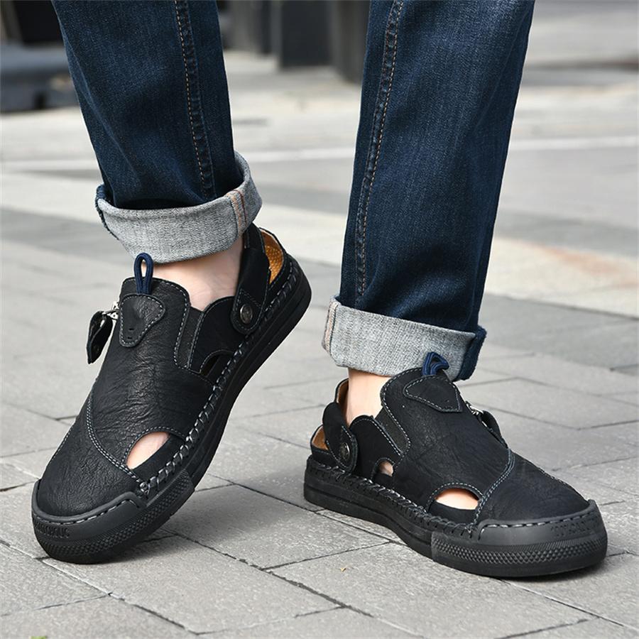 Fashion Outdoor Walking Sandals for Men Non-Slip Loafers Leather Mens Sandals Hollow Out Man Beach Flats Anti-collision Toe Summer Shoes