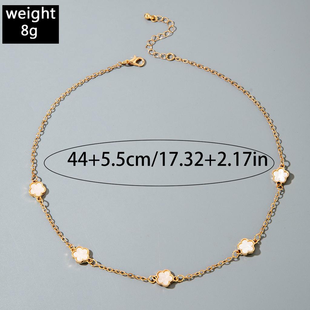 Chaîne Collier Fleur de Trèfle à Cinq Feuilles Porte-Bonheur pour Femmes Élégant Collier Fleur Noire Réglable Bijoux Esthétiques pour Fête Cadeaux