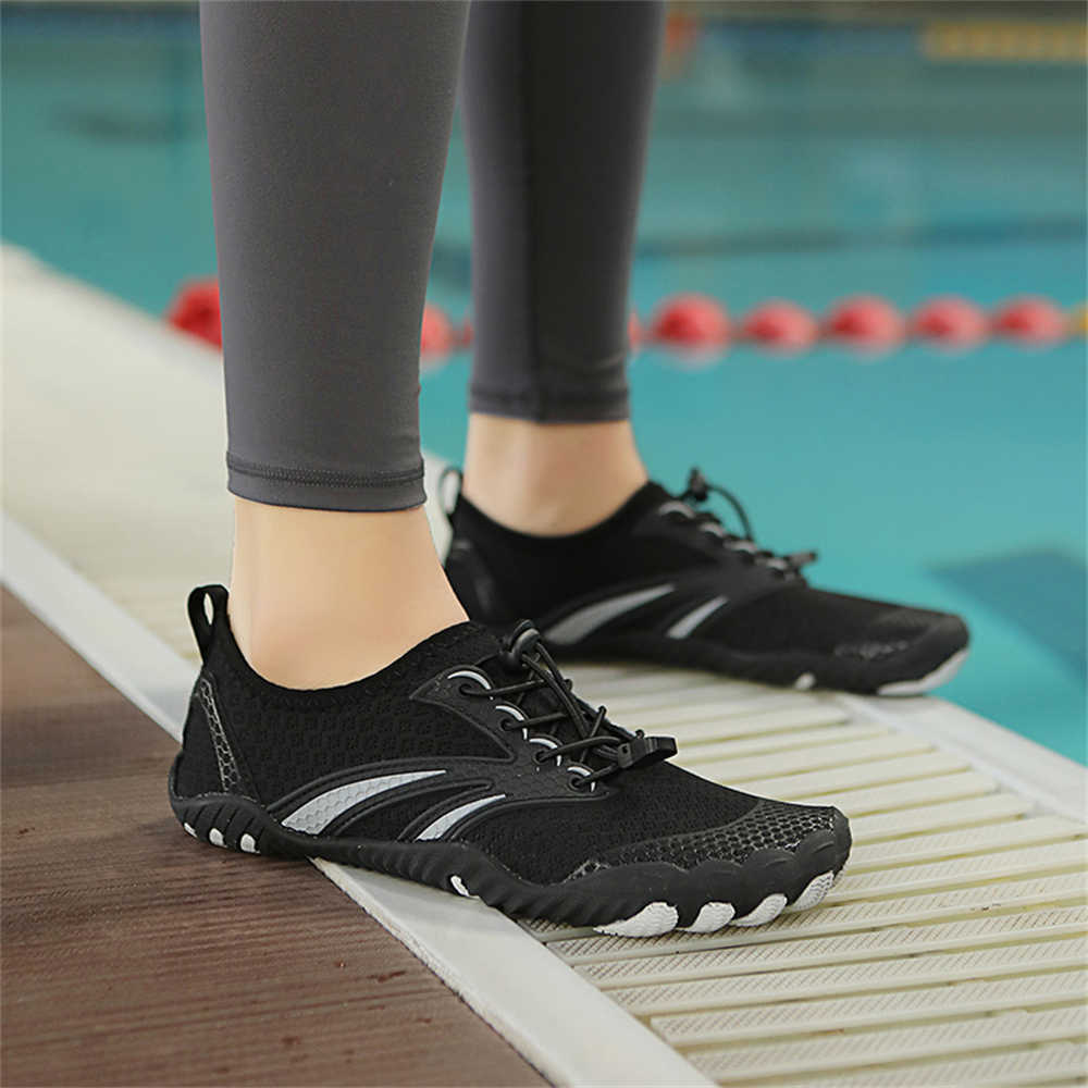 Fashion Hypersoft Buckle Hawaiian Men's Slipper Mule Shoes Luxury Sandal Men Sneakers Sports Deals Shose Deadlift Teniz Runing