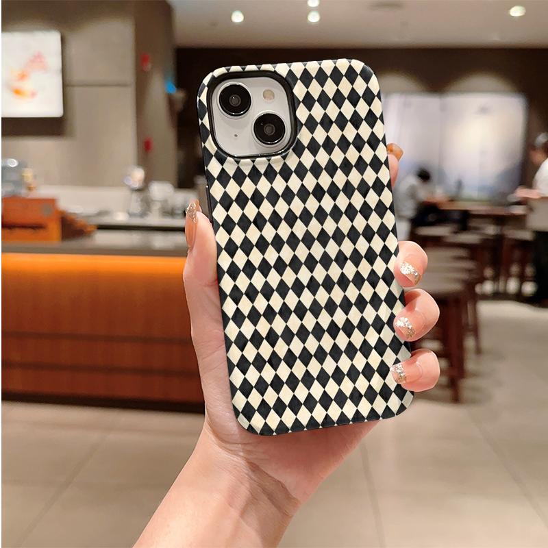 Diamond Argyle Checkered Geometric Tile Pattern Art Retro Vintage Film Aesthetic Protective Shockproof Bumper Case Cover For iPhone 14 15 16ProMaxPlus