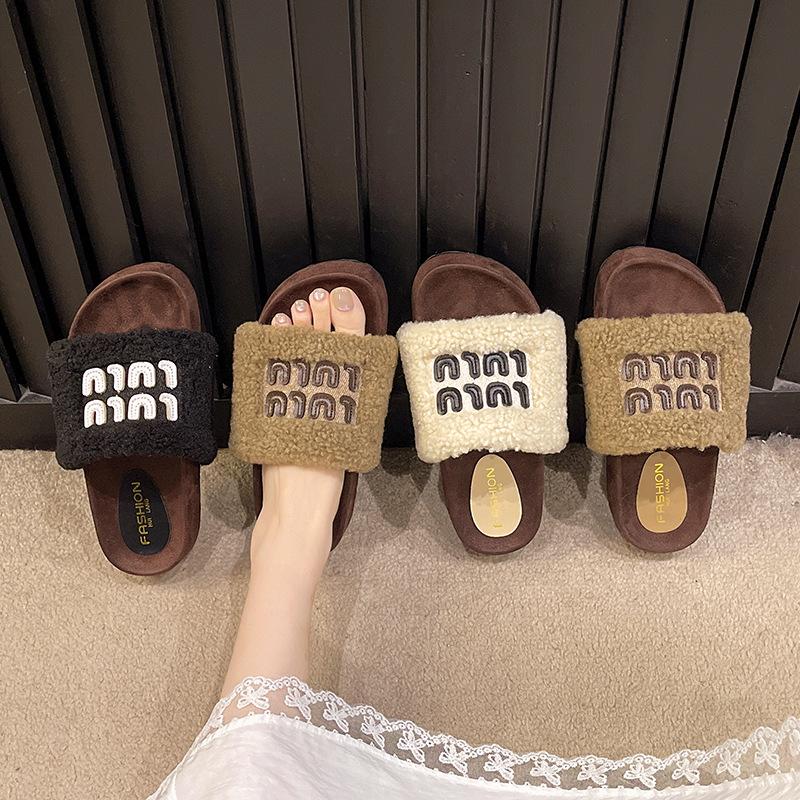 Niche Mao Mao slippers thick-soled 2025 autumn and winter new Internet celebrities popular fashion outer wear stacking socks one-word slippers