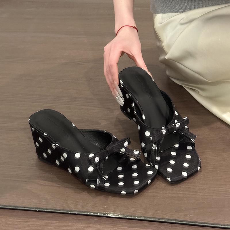 French Polka Dot Bow Slippers for Women's Outward Wear 2026 Summer New Square Toe Niche Wedge Half Slippers