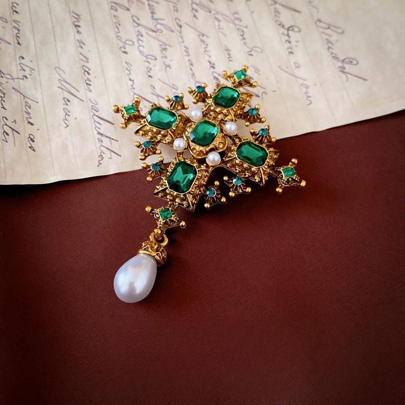 

Вінтажні Жіночі Чоловічі Палацові Розкішні Кришталеві Хрест Метелик Значки Брошки Ретро Бароко Класичні Дамські Банкетні Шпильки для Сукні Ювелірні Вироби