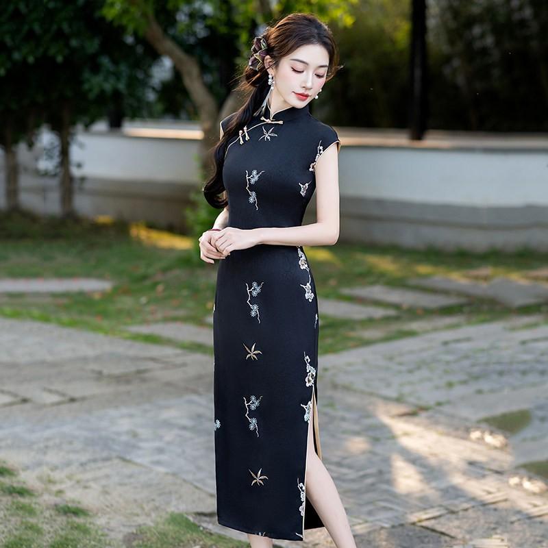 Black Sleeveless Modern Chinese-Inspired Long Cheongsam Dress Women 2026 Stylish Retro Fit