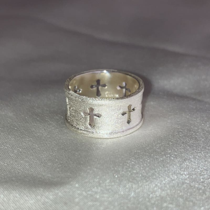 fillow cross hole ring bold