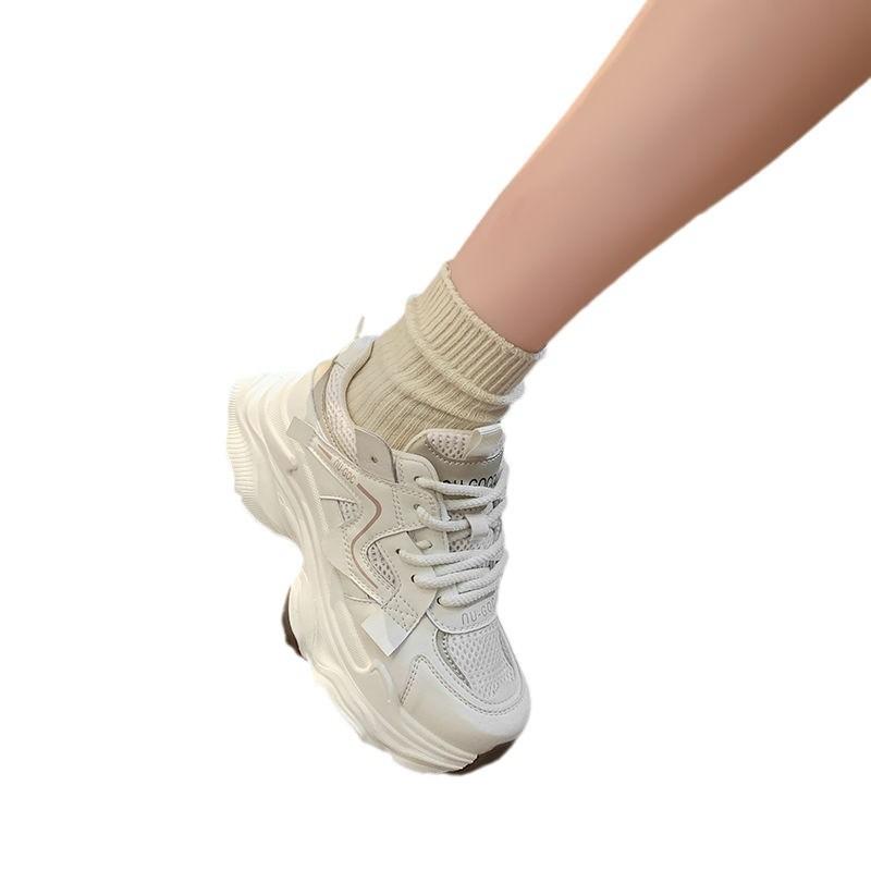 Neue kleine vielseitige atmungsaktive Sport- und Freizeitschuhe beliebte dicksohlige erhöhende Dad-Schuhe Damen Herbst