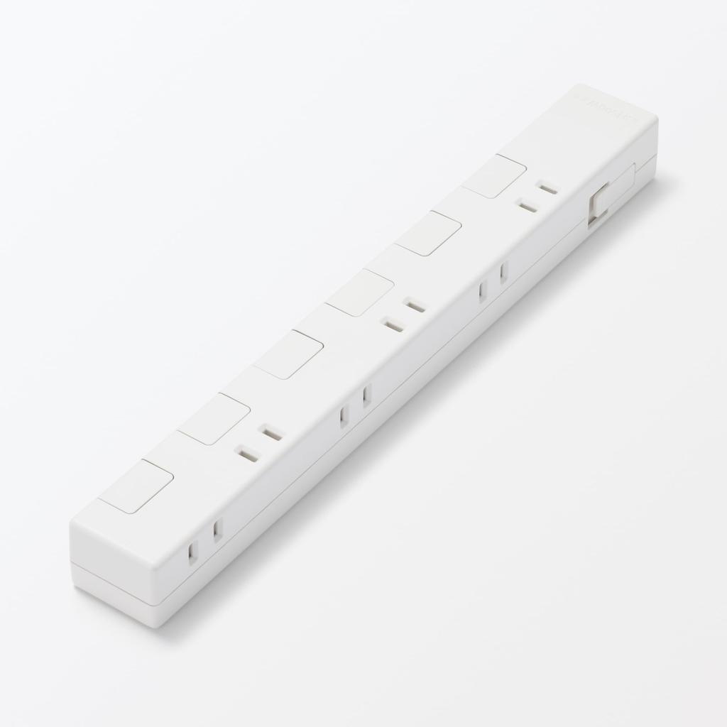 MUJI Steckdosenleiste mit Schalter und Verriegelung, 6 Steckplätze, Einzel schaltbar, MJ-JS06A 84404061