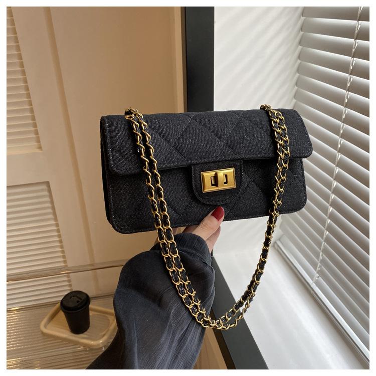 

Женская сумка Маленькая квадратная сумка Ретро джинсовая универсальная сумка через плечо в иностранном стиле сумка через подмышку модная сумка на цепочке чёрный