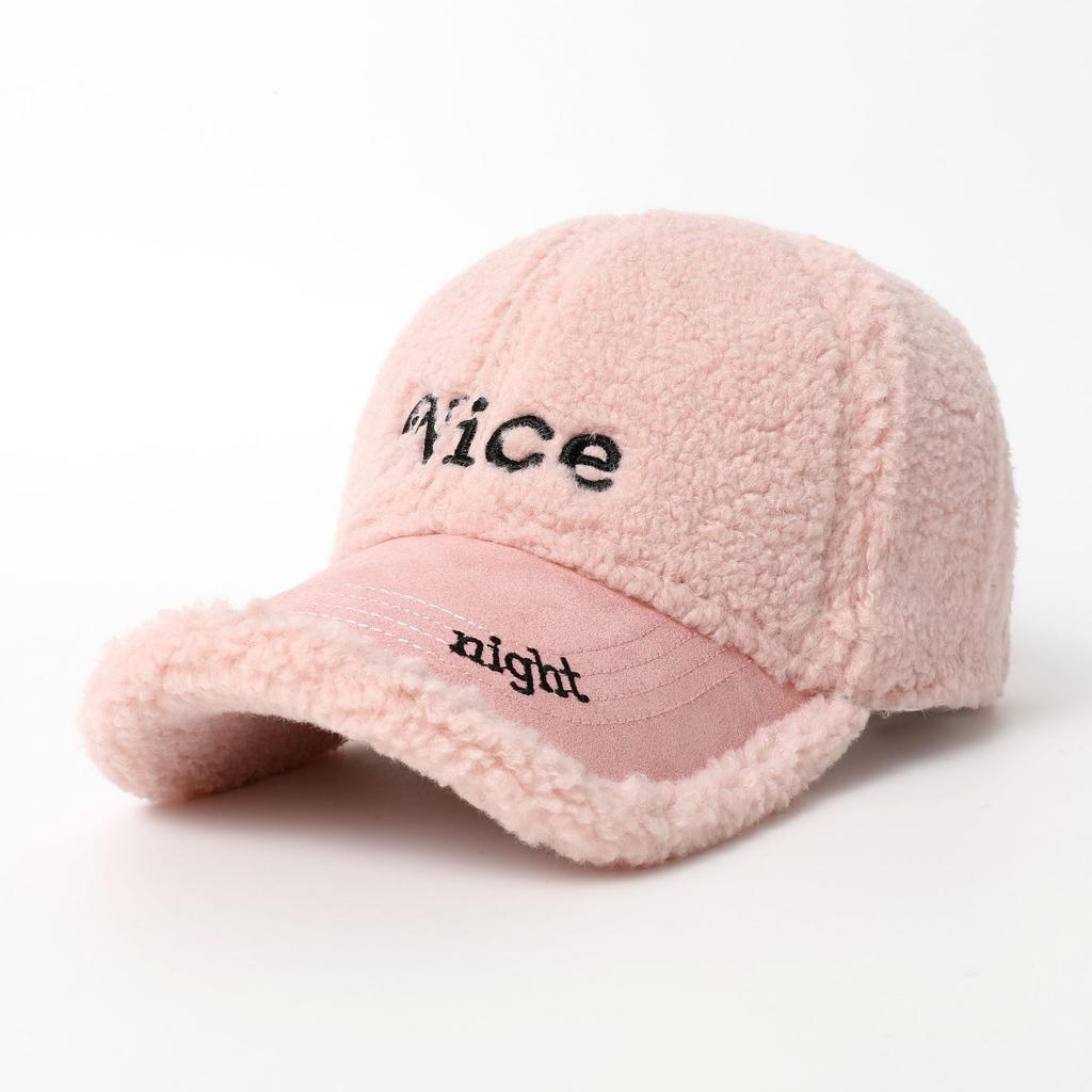 Casquette de baseball version coréenne automne et hiver, en polaire teddy, broderie de lettres, casquette à visière canard, tendance et décontractée, petite casquette de baseball pour femmes qui révèle le visage