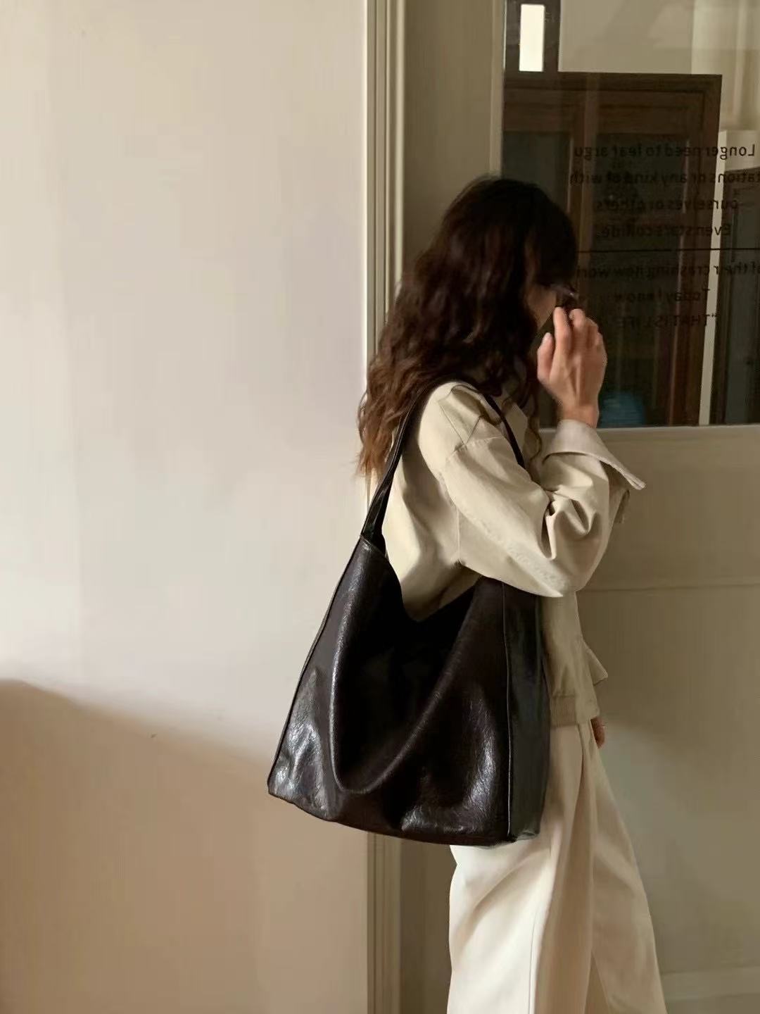 

Summer versatile lazy wind shoulder messenger bag women s new large-capacity student class tote bag