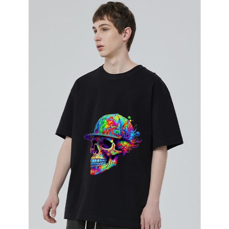 Farbenfroher Schädel mit Hut Grafik T-Shirt Schwarz Psychedelisches Kunstdesign für Freizeitkleidung Streetwear Fashion Statement Herren Damen Unisex Top