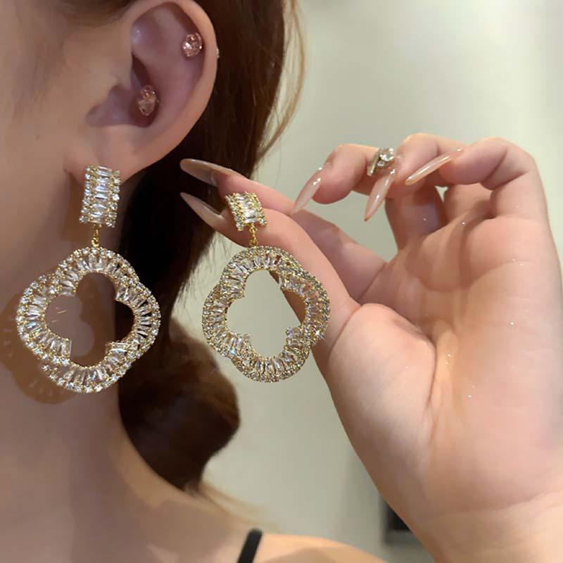 

Серьги-кисточки «Серебряная игла» - Модные длинные висячие серьги в изысканном стиле