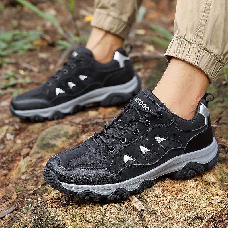 Hiking Shoes Extra Large Size 2025 Four Seasons Men's Shoes Outdoor Popular Walking Shoes Mesh Sneakers Breathable and Lightweight