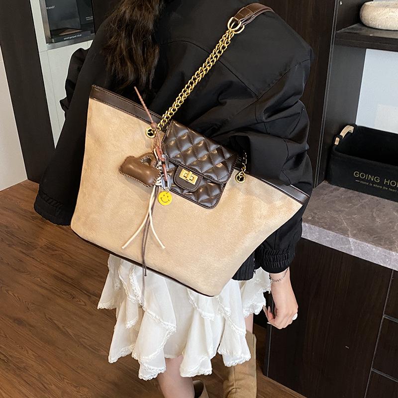 2025 Women's Fashion Textured Large-Capacity Frosted Chain Shoulder & Crossbody Tote Bag