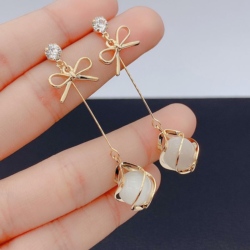 Fashion Round Opal Bead Dangle Earrings for Women Party Rhinestones Hollow Out Bow Knot Drop Earrings Golden Party Long Jewelry