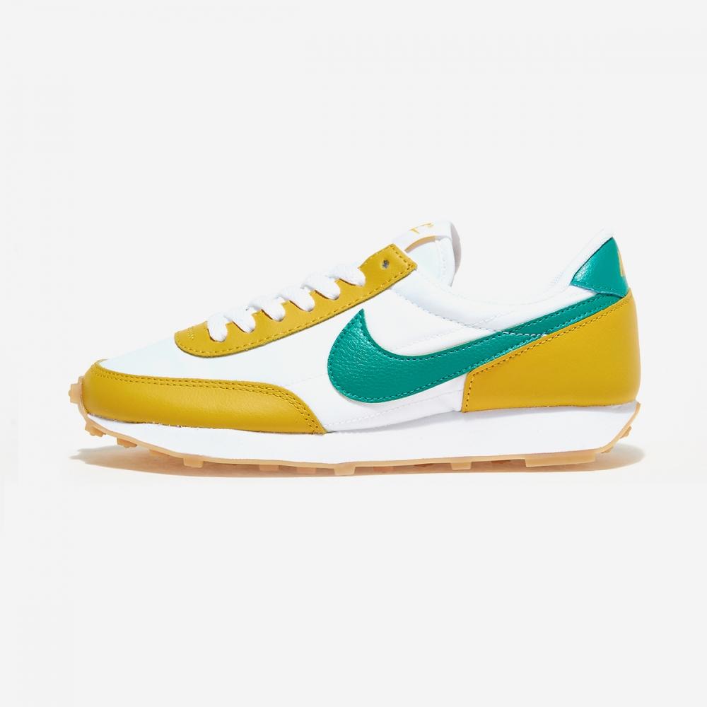 

Женские кроссовки Nike Daybreak 100