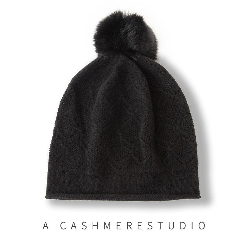 New High End Solid Color Cable Fur Ball Thickened and Warm Stylish Knitted Casual Hat for Women