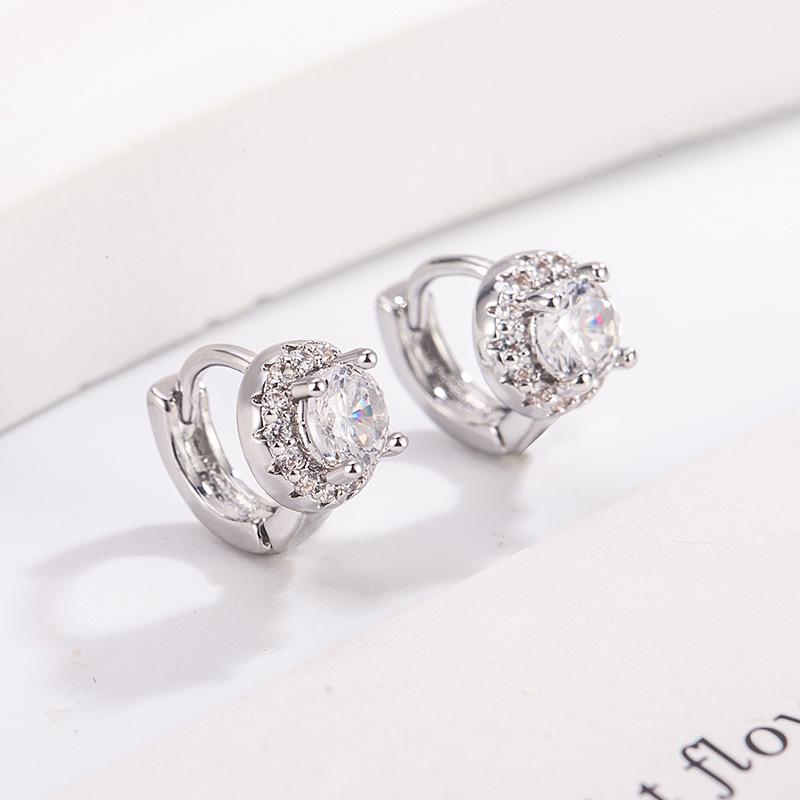 Stylish Korean Micro-Paved Diamond Ear Cuff – Versatile Everyday Luxury for Fashionable Women
