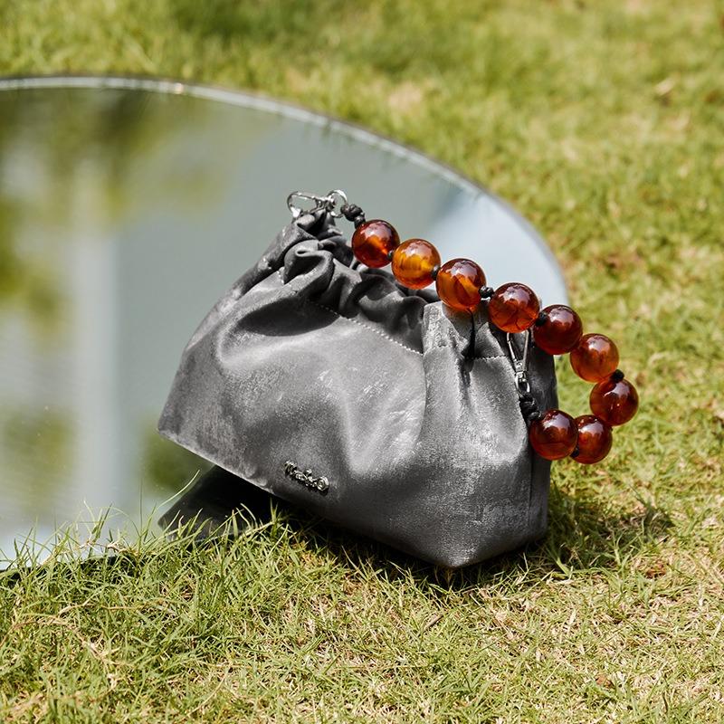 

Женская сумка на цепочке Cloud Bag из натуральной кожи (20*8*13 см) 612410115