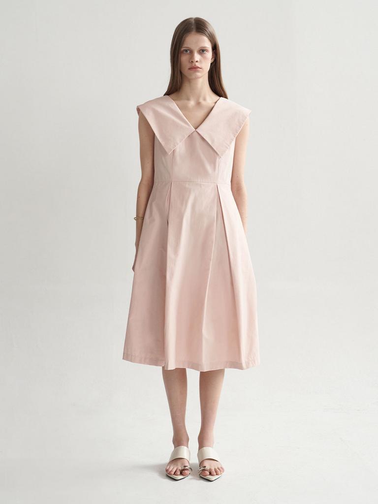 Kaie Big Collar Tuck Detail Midi Dress