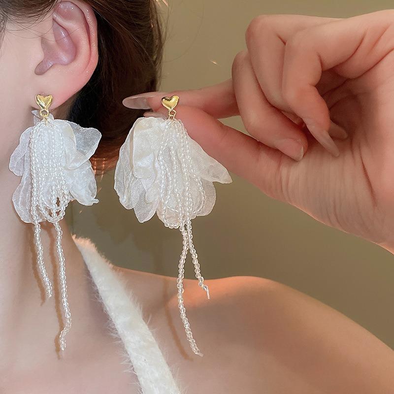 Dopamine petal mesh stud earrings new popular seaside vacation wind earrings exaggerated temperament versatile earrings wholesale