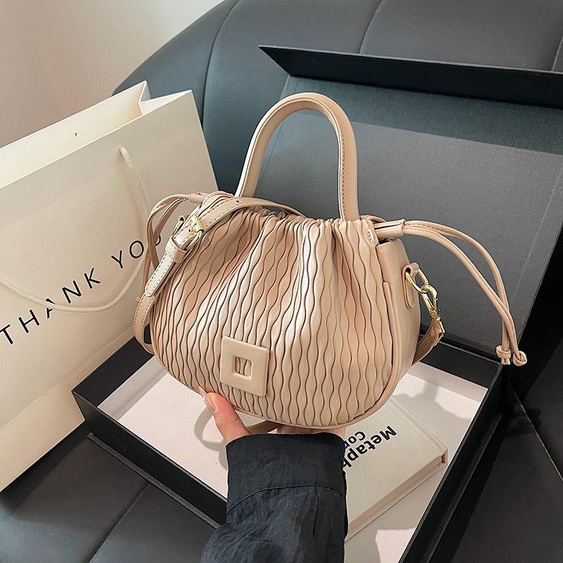 Niche design bag 2025 new fashion summer Internet celebrity popular handbag versatile shoulder messenger bag women's bag