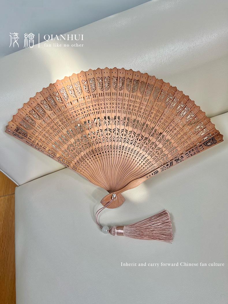 

Класичний бамбуковий складаний віяло: Старовинний китайський стиль танцювальний віяло для жінок та чоловіків, портативний та елегантний для літа. Daily Use Fan