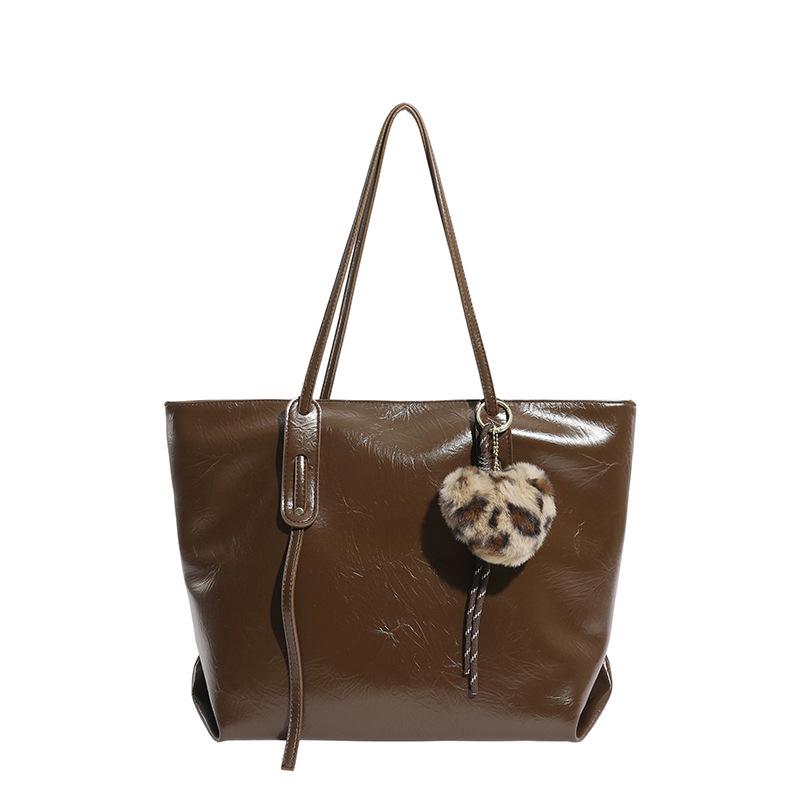 Women's Large Capacity Autumn/Winter Shoulder Bag – Versatile 2026 Tote for Students and Commuters