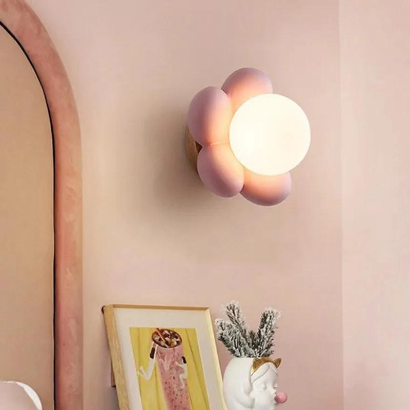 Pastoral Style Simple and Warm Flower Wall Lamp Nordic Creative Design for Children's Rooms Study Rooms Bedrooms Bedside Lamps
