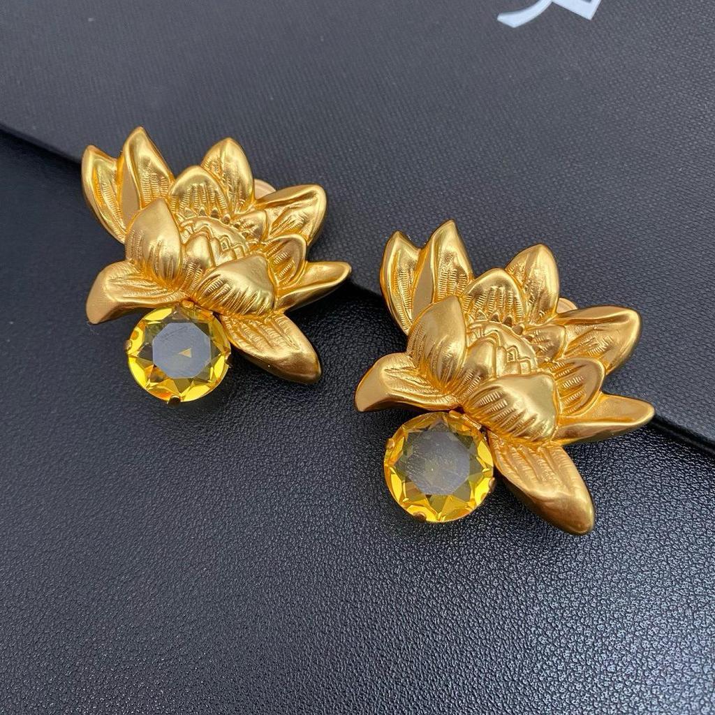 Gold Lotus Yellow Diamond Ear Clips: Hong Kong Style Retro Fashion Earrings for Women