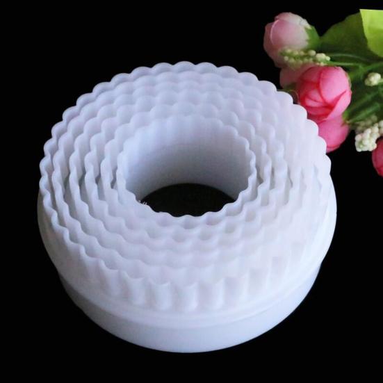 Handy DIY Reusable 4 Styles Easy Operation Plastic Biscuit Cutters for Fondant Pastry Shaping Moulds