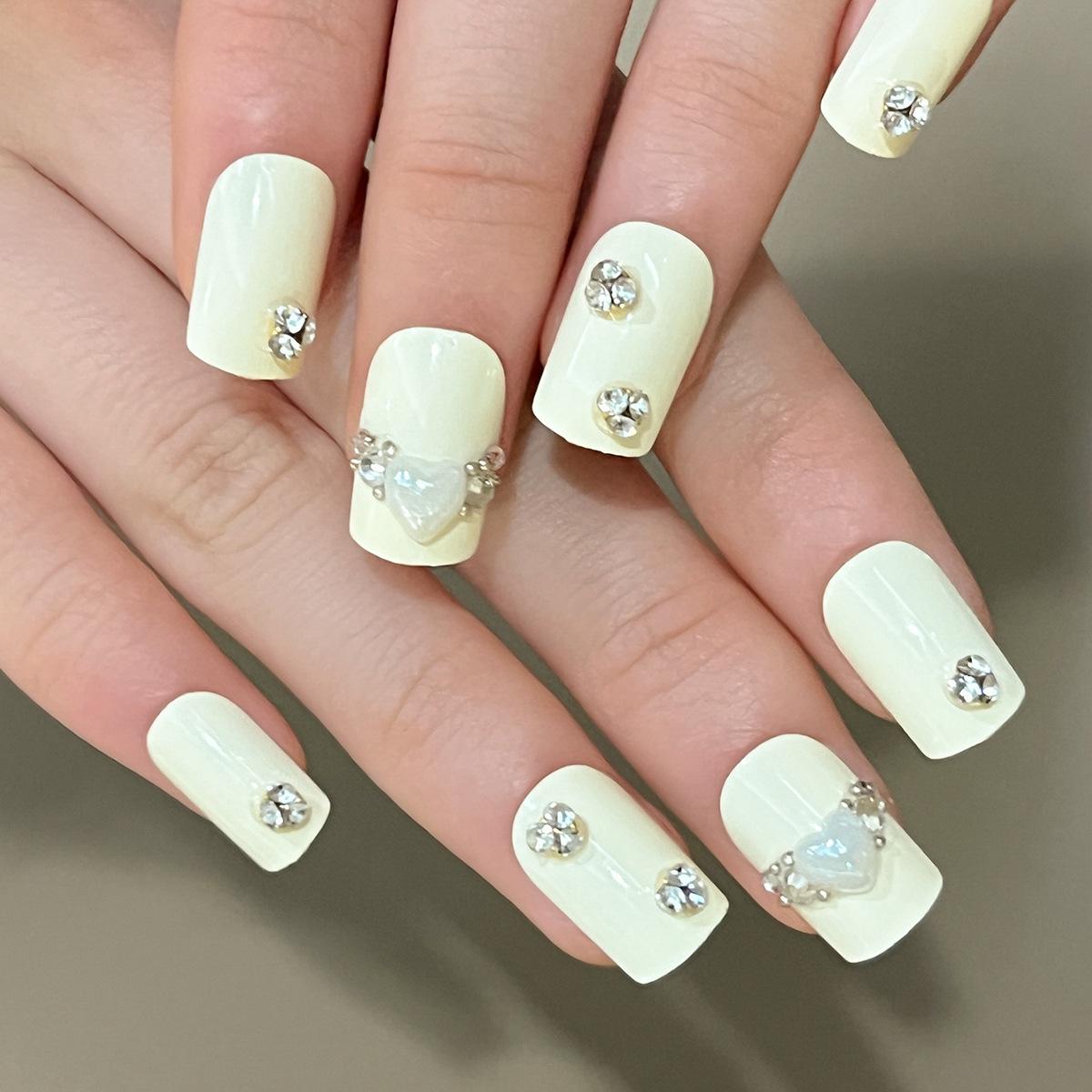 

Yellow & White Glitter Rhinestone Press-on Nails with Heart Diamond Art Glue Model