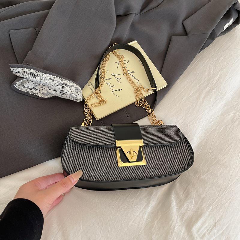 2026 Women's Versatile Baguette Chain Shoulder & Crossbody Bag