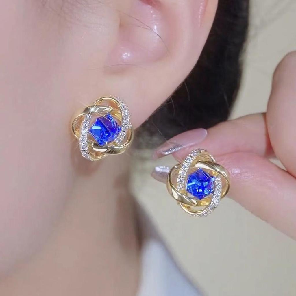 2025 Elegant Geometric Stud Earrings - Chic Jewelry for Trendsetters