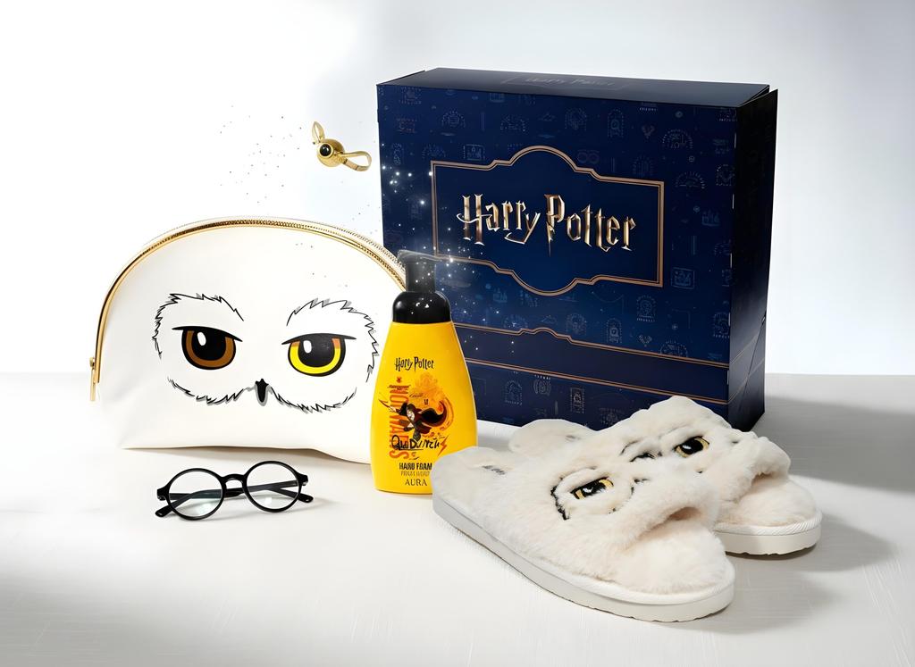 Harry Potter Hedwig Gift Set with Slippers