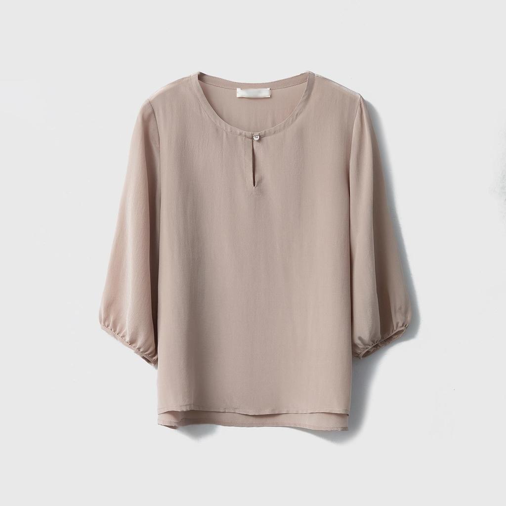 Women's Solid Color 100% Mulberry Silk Double Georgette Lantern Sleeve Top with Round Neck and Side Slits.