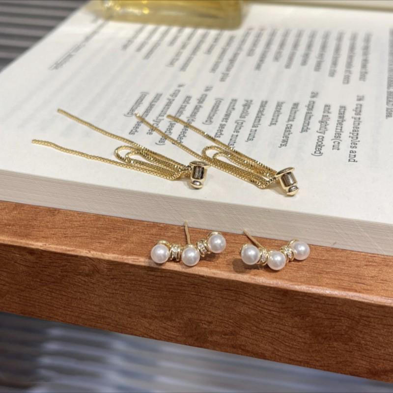 Elegant French-Style Pearl Tassel Earrings: High-End Versatile Studs