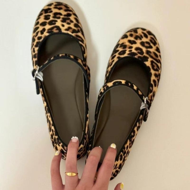 Fashion 2025 New Ladies Shoes Shallow Women's Flats Fashion Leopard Print Casual Round Toe Light Best Seller Comfortable Flat Low Heels