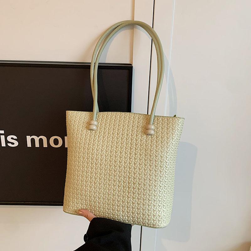 Korean version retro large-capacity tote bag women's new women's bag trendy and fashionable commuter shoulder messenger bag