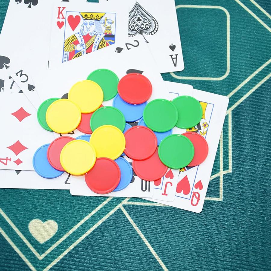 100 Chips & 10 Dices Set - 19mm Opaque Plastic Color Learning Counters Mini Poker Chips Game Tokens, Party Game Prop JXB