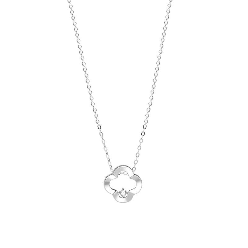 Lucky Clover Necklace Women'S Style Fashion Versatile Diamond Mori Pendant Accessories Premium Durable Quality