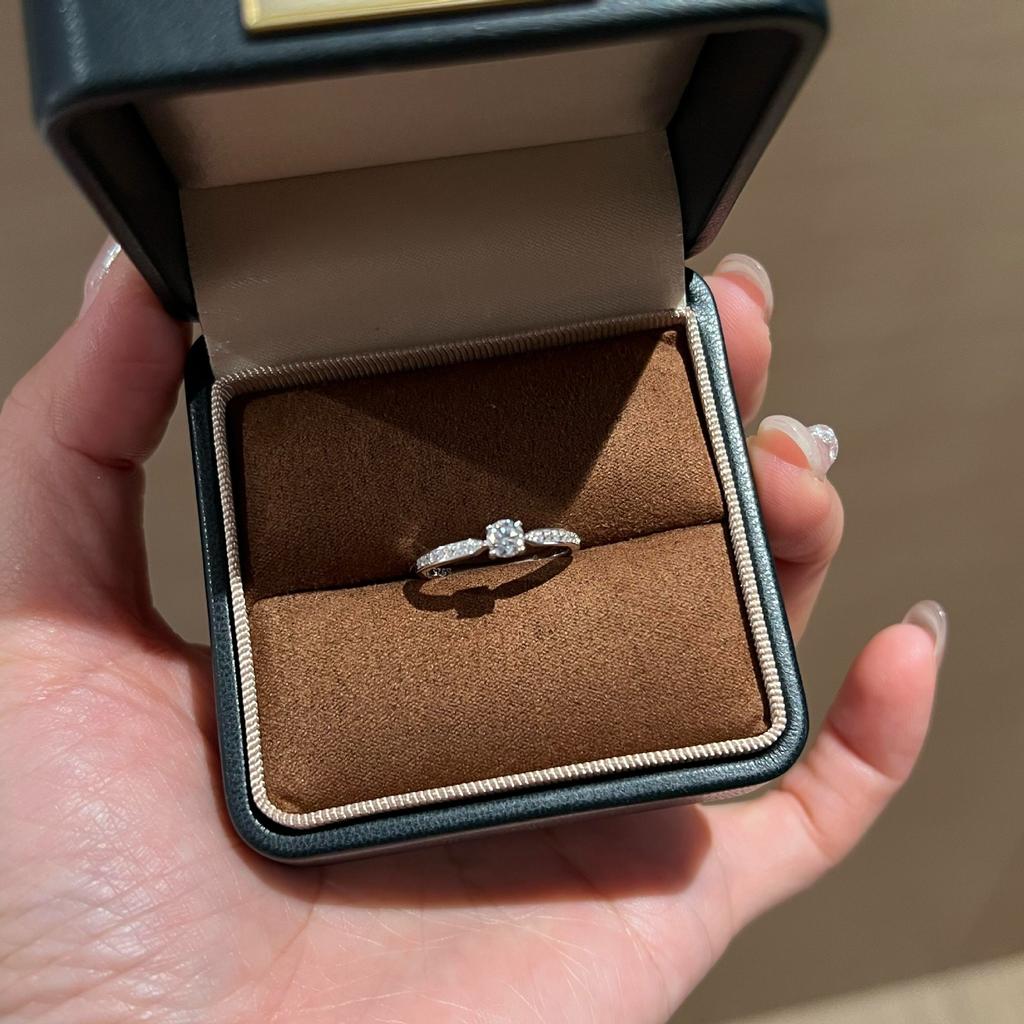 Leicht Luxuriöser Initialenring Mikroeingelegtes Design Hochwertiges Gefühl 100% Passend Verstellbar Mode Eleganter Damen-Fingerring