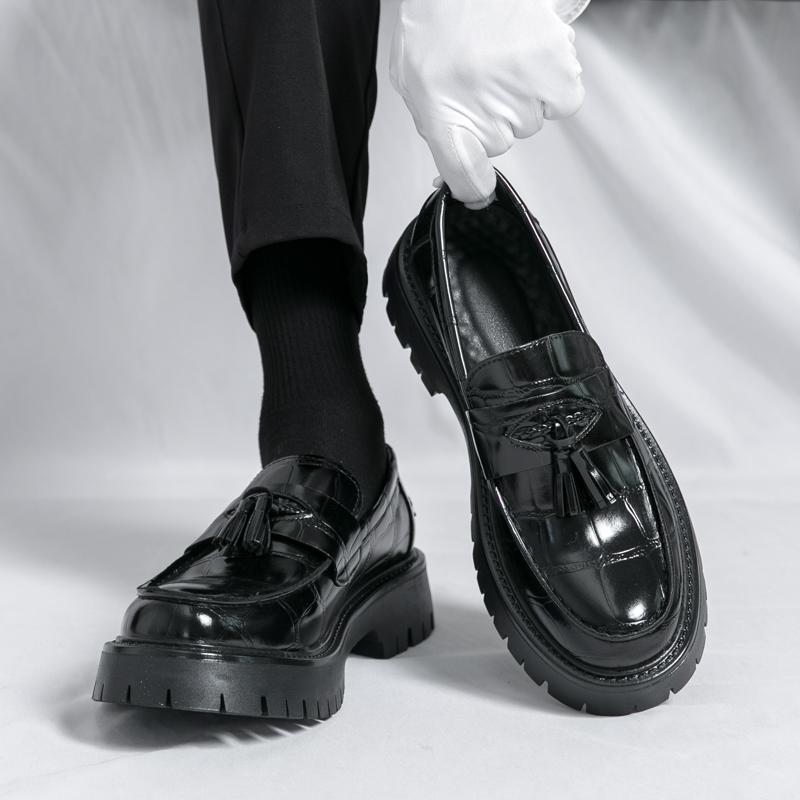 Fashion Business Tassel Loafers Shoes Slip on Casual Thick Bottom Leather Black Dress Party Shoes Boat Loafers For Man Fashion Moccasins
