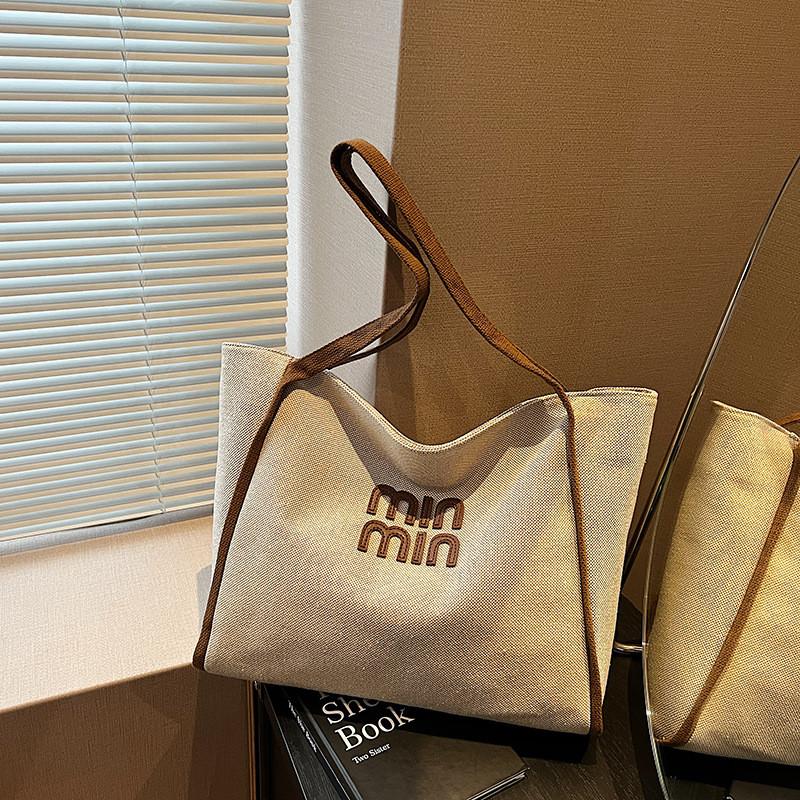 Stylish And Spacious Canvas Tote Bag For Women Ideal For Autumn Winter Casual Outings