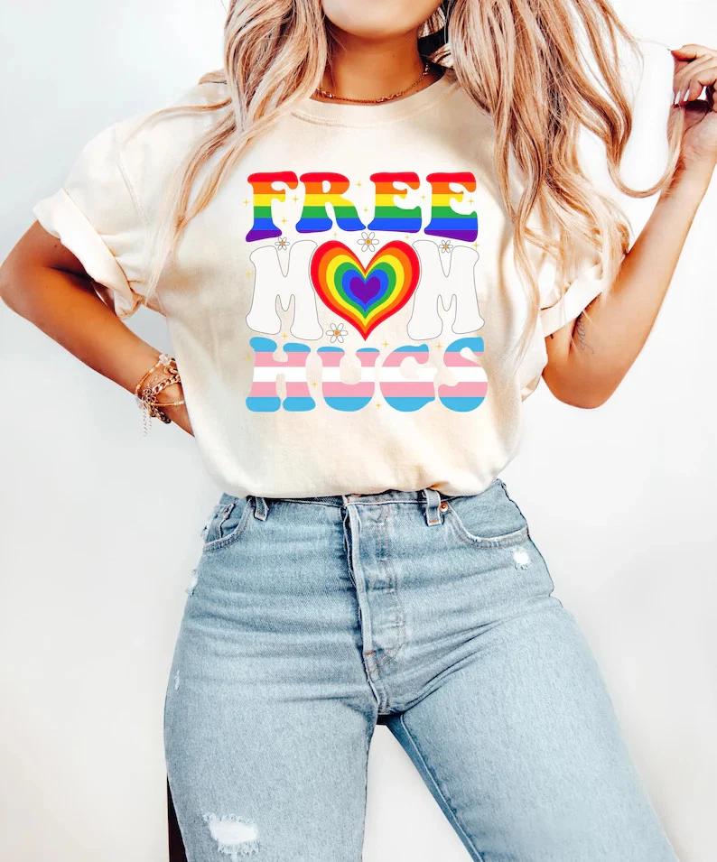 Maglietta Abbracci Gratis alla Mamma Genitore Orgoglioso Arcobaleno LGBT Regalo