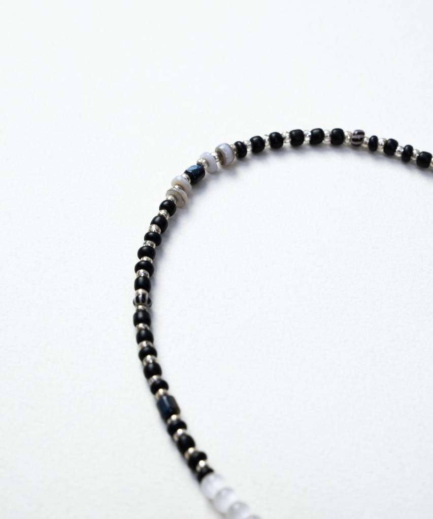 Marcoroho Mother-Of-Pearl Bead Necklace [Mother-Of-Pearl Chest]