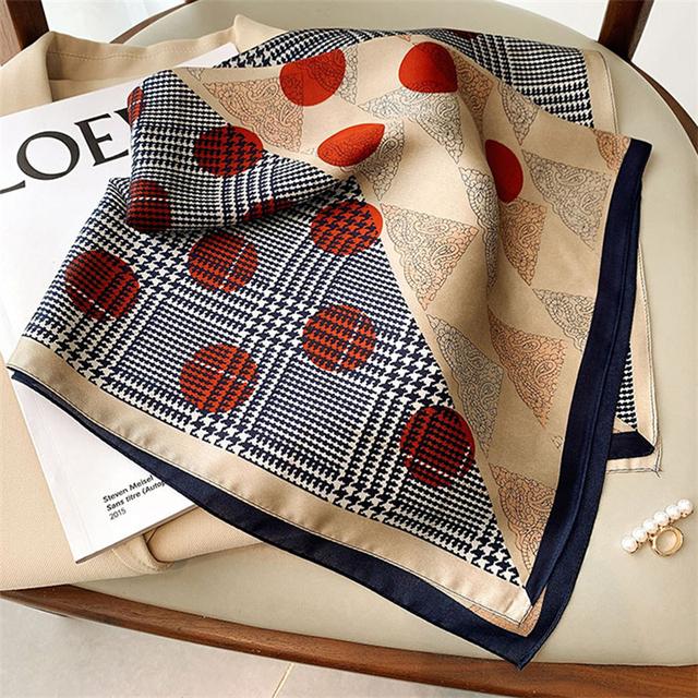 Nový 70*70cm Hodvábny Saténový Šatka na Vlasy Dámska Vreckovka S Potlačou Štvorcová Čelenka Bandana Malý Nákrčník Hidžáb Dáma Dievča